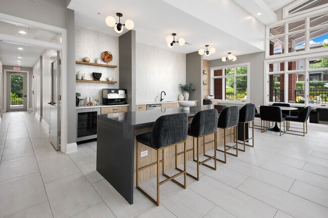 Foto del edificio - Thornberry Woods Apartment Homes