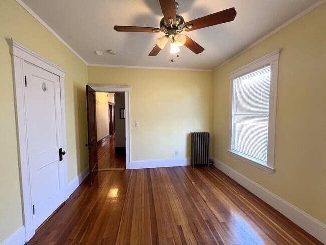 Building Photo - 223 Highland Ave