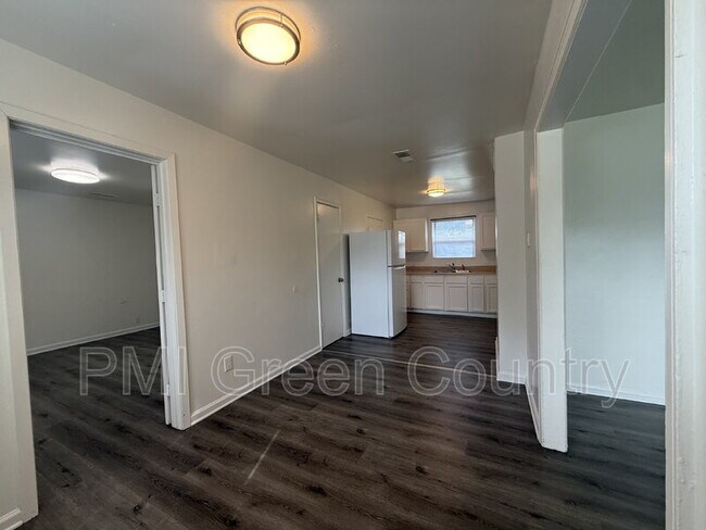 Foto del edificio - 6117 N Main St
