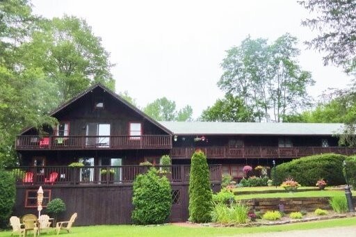 Chalet Maria Apartments - 2612 Mason Hill Rd