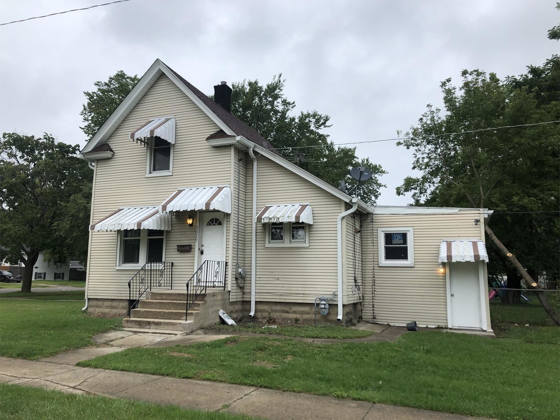Primary Photo - 3029 Gideon Ave