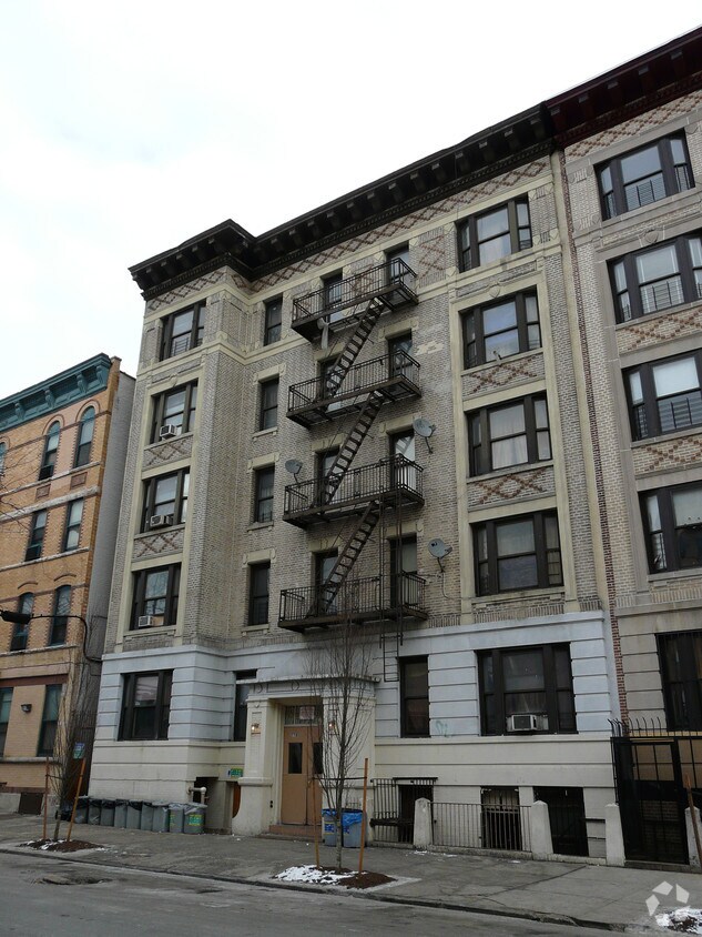 Building Photo - 778 Union Ave