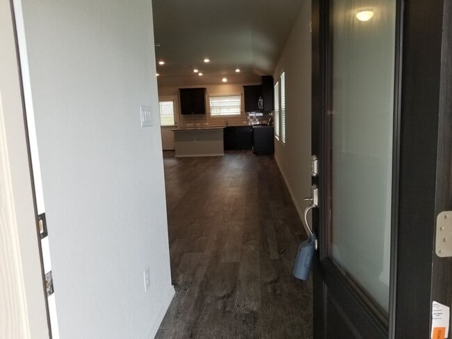 Building Photo - 10403 Midsummer Meadow