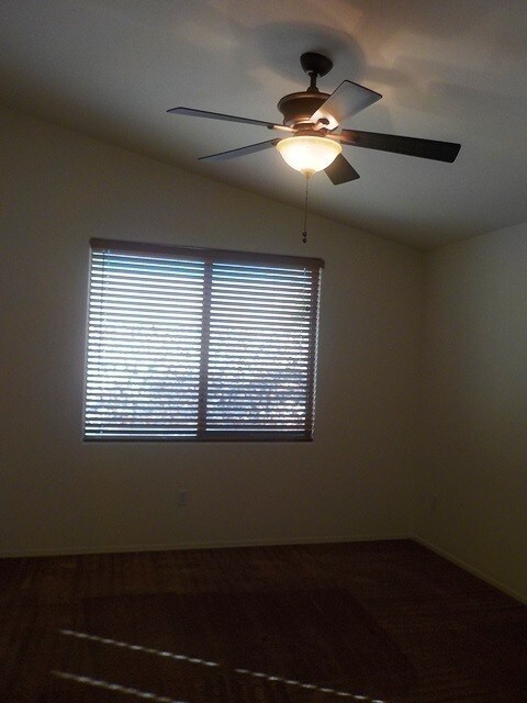 Foto del edificio - 369 W Woodward St