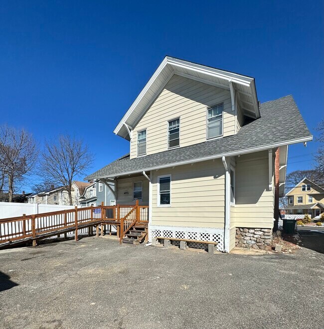 Building Photo - 157 Beechmont Ave