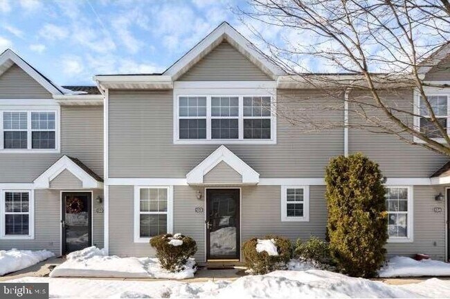 Building Photo - 133 Laurel Ct