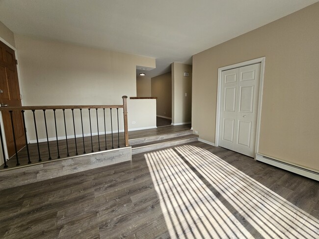 Building Photo - 10440 Mayfield Ave