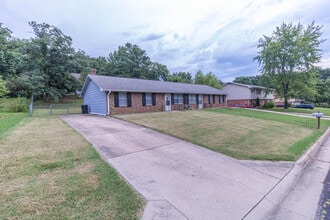 Building Photo - 1715 Stanford Dr