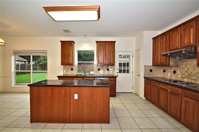 Foto del edificio - 17315 Marigold Dr