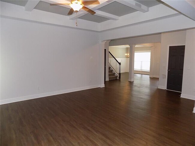 Building Photo - 777 Overlook Gln Dr