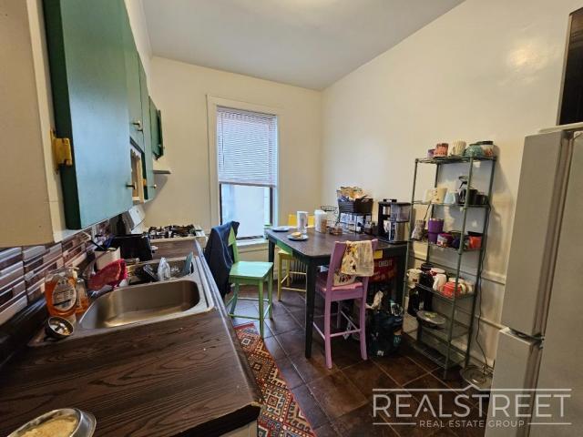 Foto del edificio - 2 bedroom in BROOKLYN NY 11203