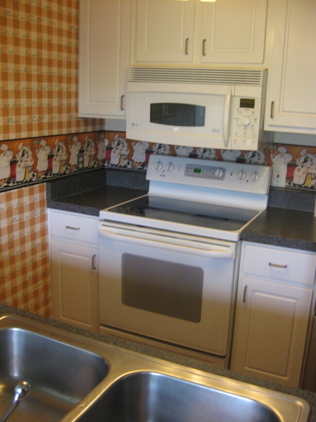 Foto del edificio - 3400 Stanford Rd