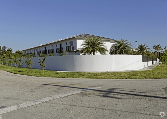 Building Photo - Biscayne Park Villas