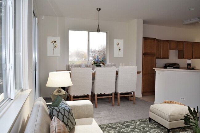 Foto del edificio - 4300 Blue Iris Ct