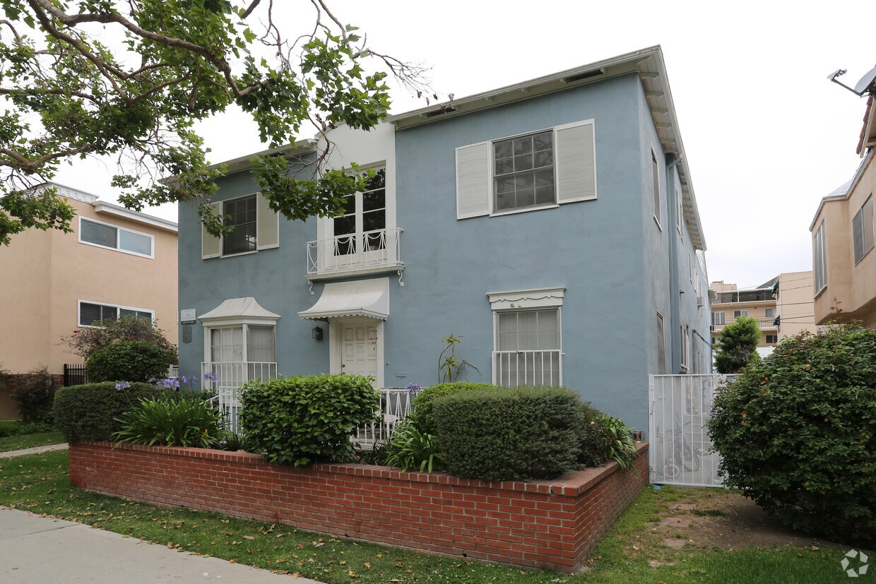 Building Photo - 447-449 1/2 S Maple Dr
