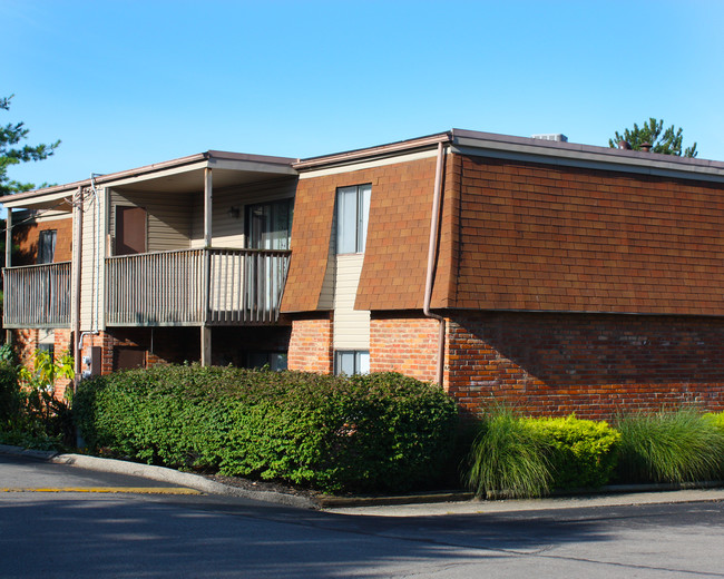 Paisaje añoso - East Pointe Apartments