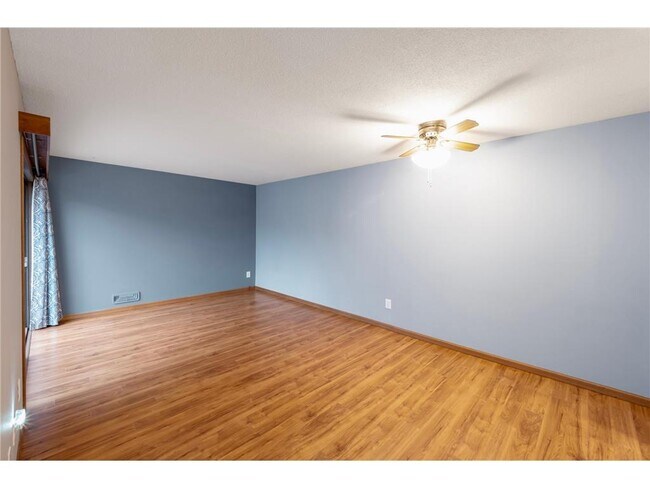 Building Photo - 3290 Lower 67th St E