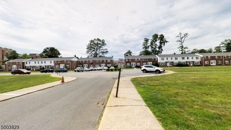 Primary Photo - 15 Dekalb Pl