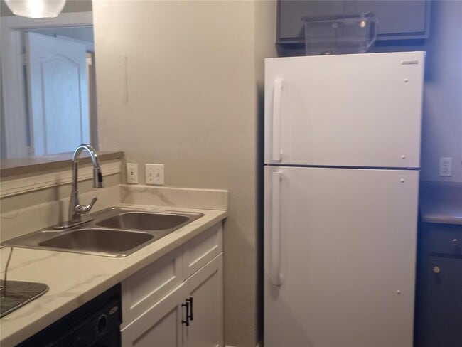 Building Photo - 1901 Crossing Pl