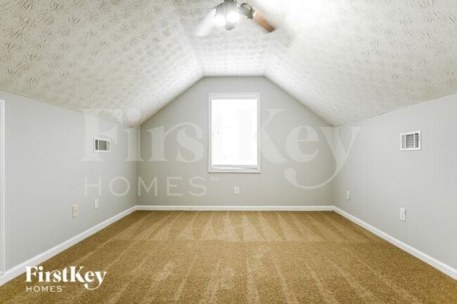 Building Photo - 80 Pebble Ln