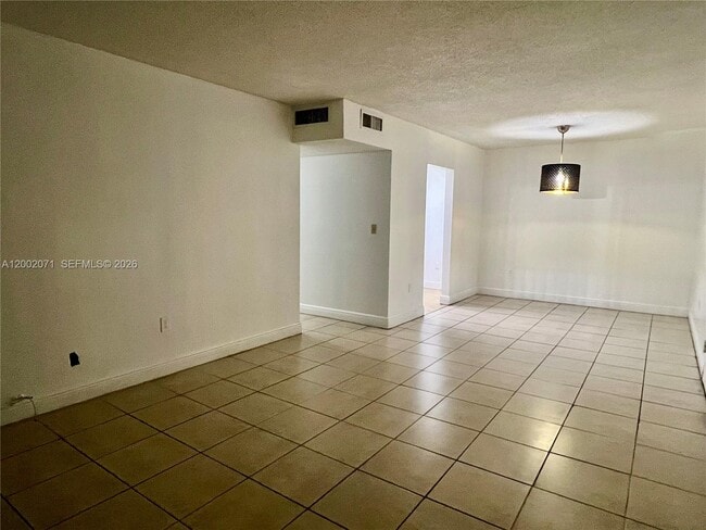 Foto del edificio - 5102 NW 79th Ave