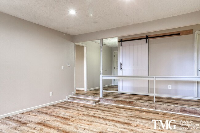 Foto del edificio - 3 Bed 2 Bath Ranch Style Home w/ Large Bac...