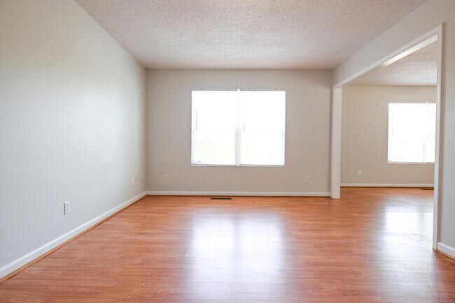 Foto del edificio - $1700 - Renovated 4BR/2BA on 2 Acres