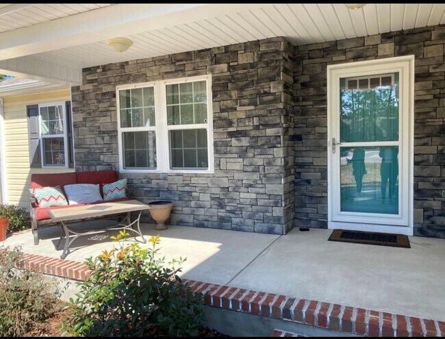 Building Photo - 80 Vixen Ln