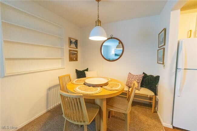 Building Photo - 216 Moore Rd