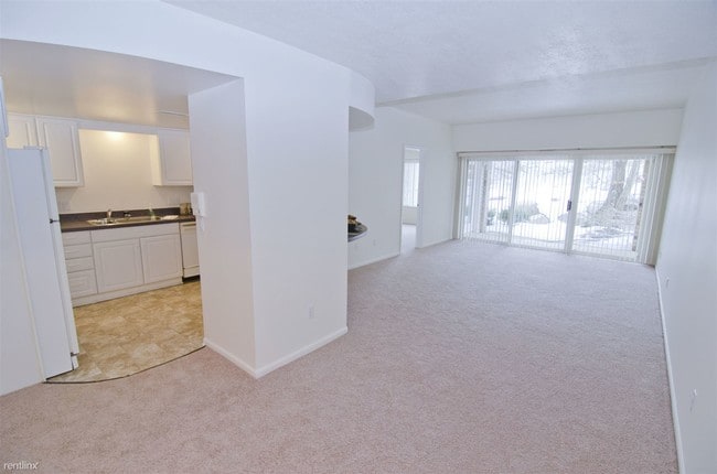 Building Photo - 1275 Oak Ridge Ave