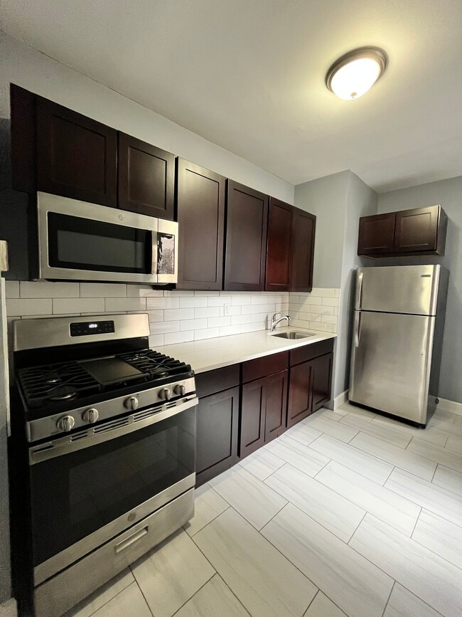 92-94 W 34th 2A - 93 W 34th St