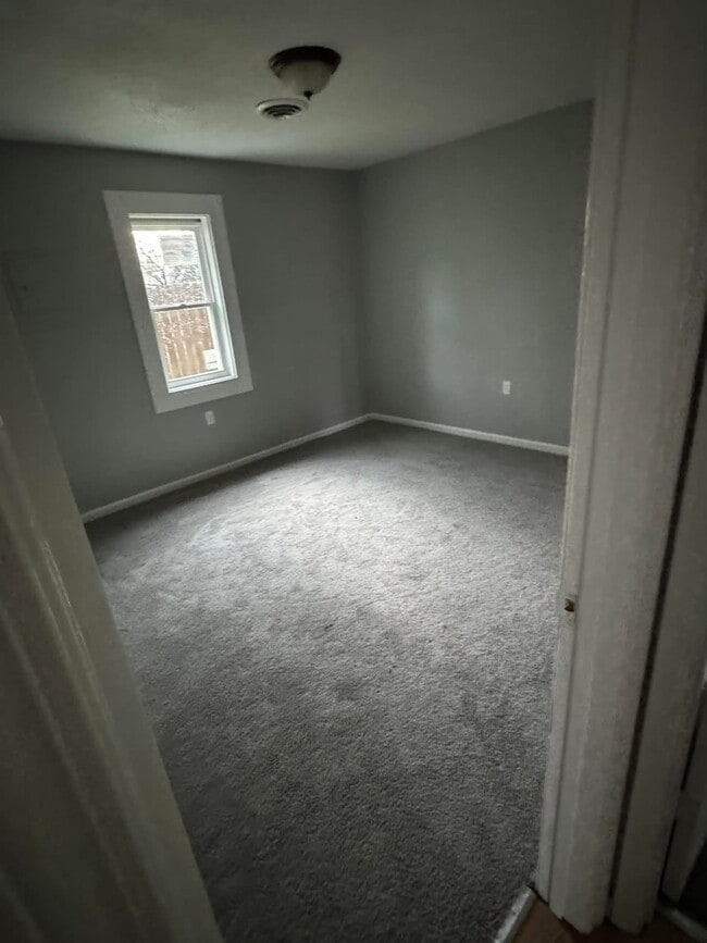 Building Photo - 402 Simonton St