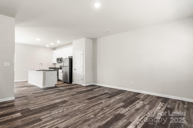 Building Photo - 117 Dogwood Vlg Trl