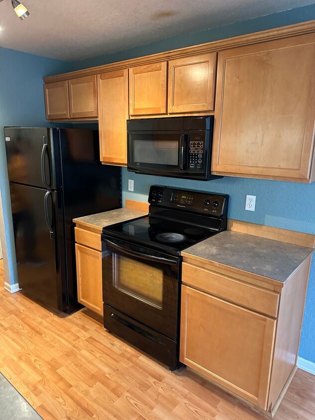 Foto principal - 2 bedroom, 2 bath condo North Seattle.