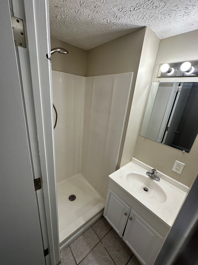 Foto del edificio - 3 Bed 2 Bath Home Located in Warren Township