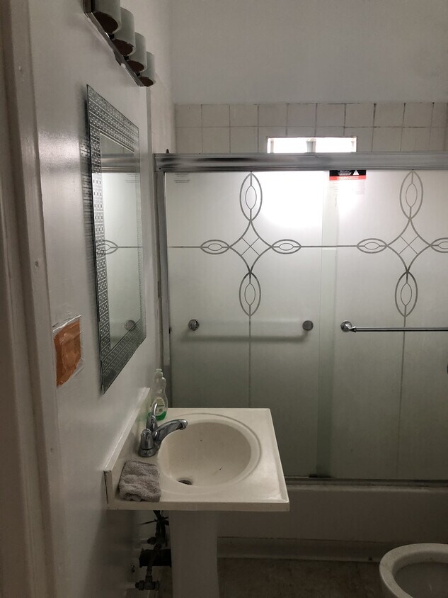 Foto del edificio - 1839 W 11th Pl