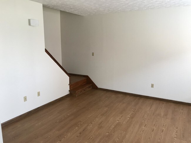 Foto del edificio - 6452 Farmdale Rd