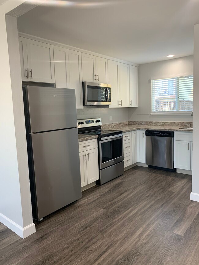 Kitchen - 1063 Bluebell Dr
