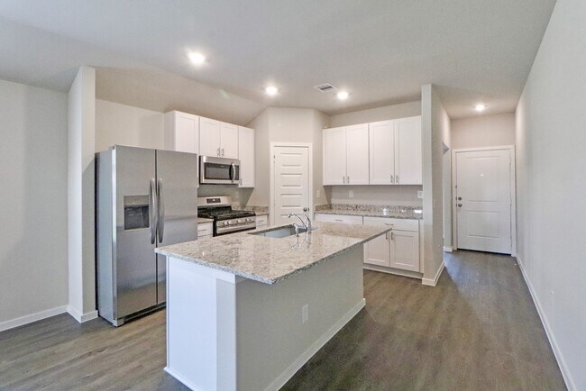 Foto del edificio - 17327 Ridge Dr