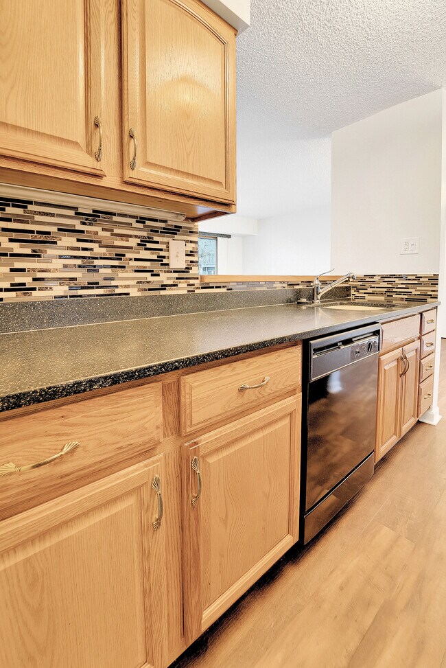 Building Photo - 1109 Aspen Dr