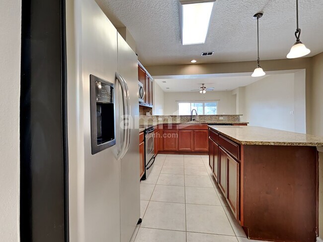 Building Photo - 475 Hefferon Dr