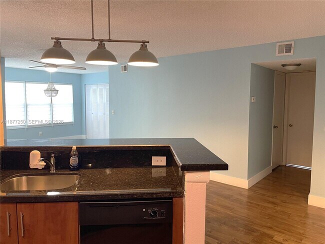 Building Photo - 12760 Vista Isles Dr