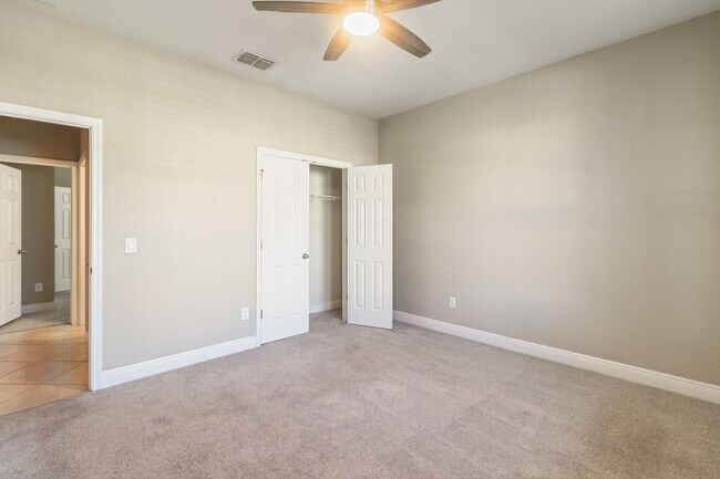 Foto del edificio - Stunning Avalon Park 4 Bed / 3 Bath Home f...