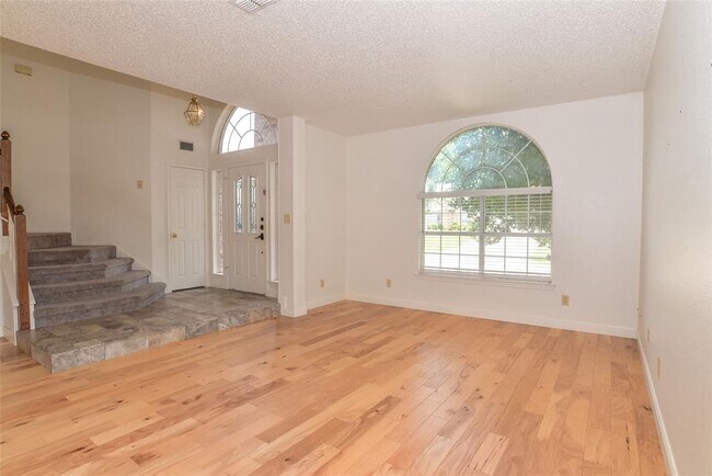 Foto del edificio - 7904 Ember Oaks Dr
