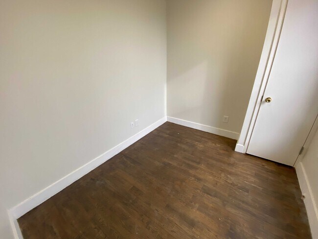 Building Photo - 474 Lafayette Ave