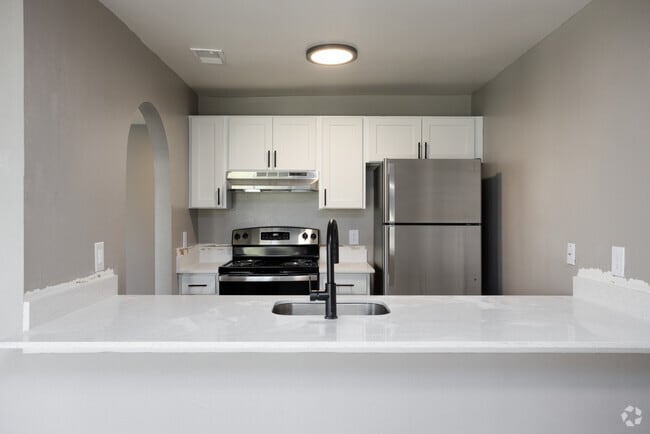 1BR, 1BA - 619SF - Topaz Cay