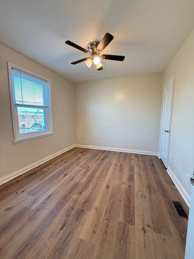 Foto del edificio - 7521 Lange St