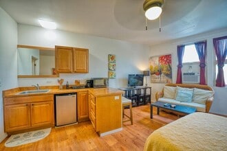 Building Photo - 332 Keawe St