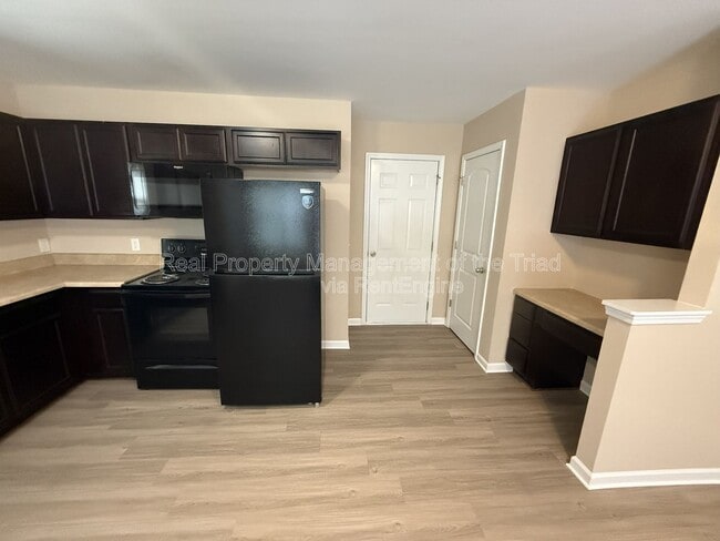 Foto del edificio - 2003 Chapel Park Ln