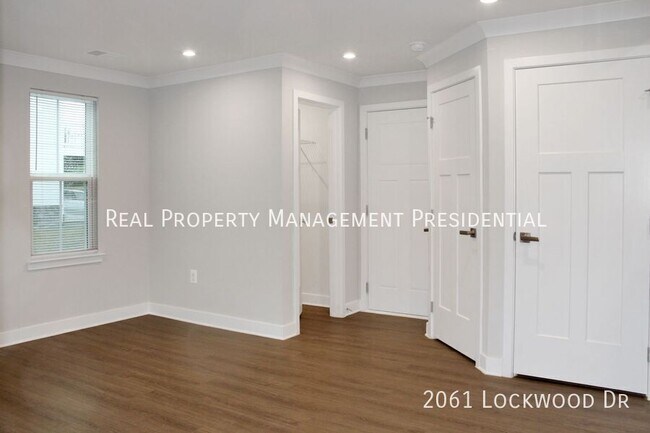 Foto del edificio - 2061 Lockwood Dr